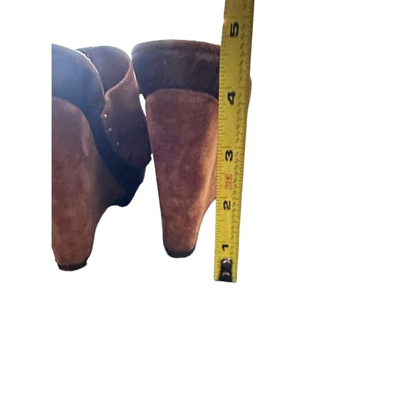 🍒 2/$20 🍒 Cognac Open Toe Wedges with Gold Buckles 4” Rise sz 38 - Picture 9 of 9
